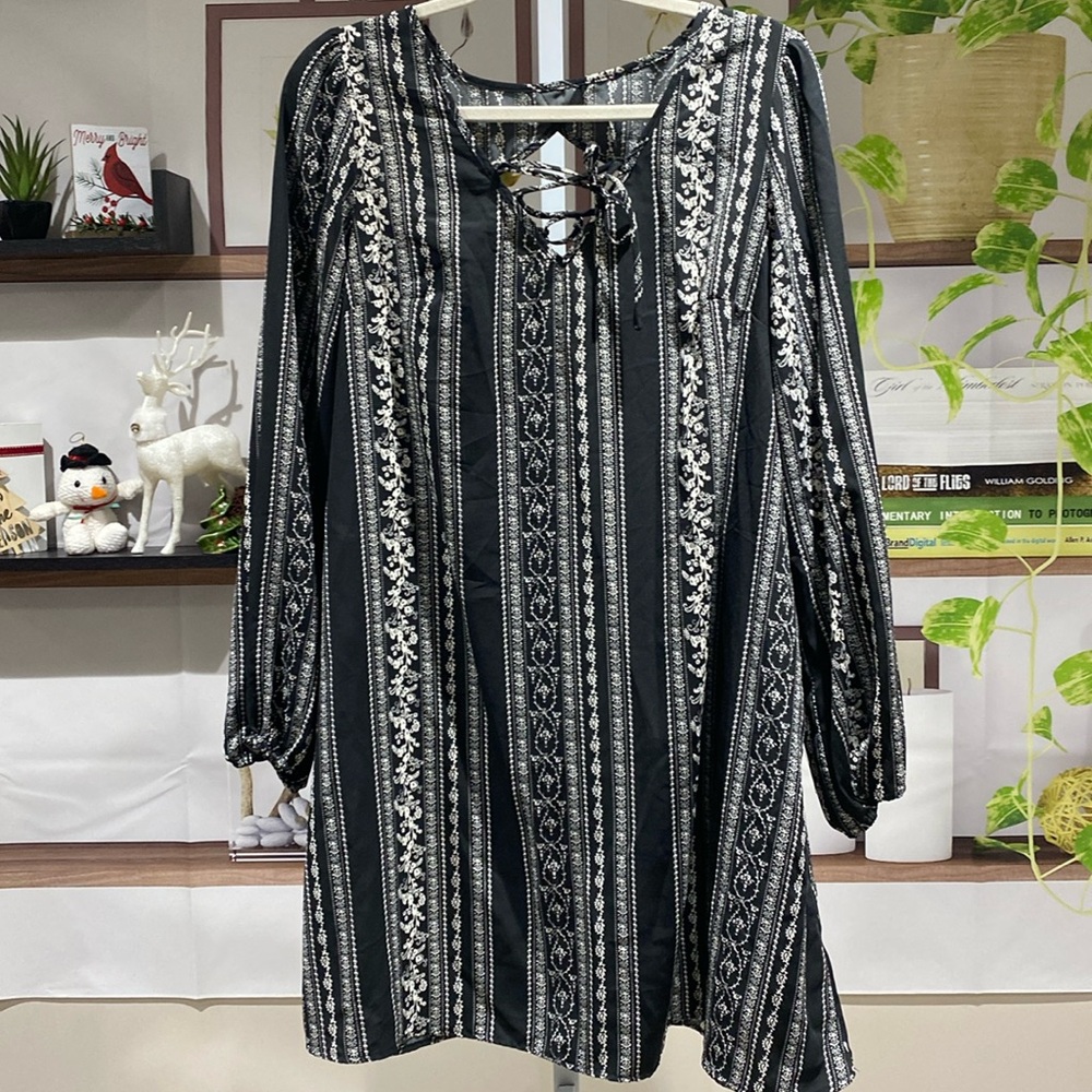 Xhilaration XXL dress black and white